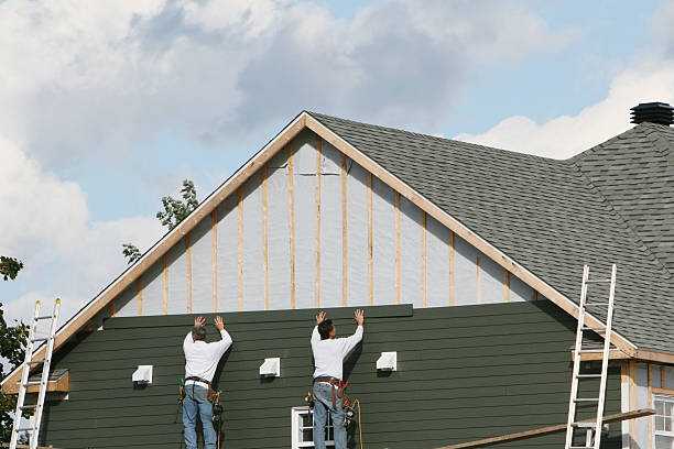Professional Siding Contractor technician working in Basking Ridge, NJ